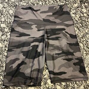 2 pairs Aerie chill bike shorts size large